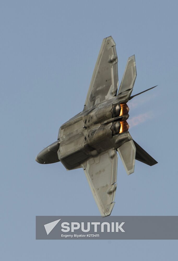 2015 Dubai Airshow. Day One