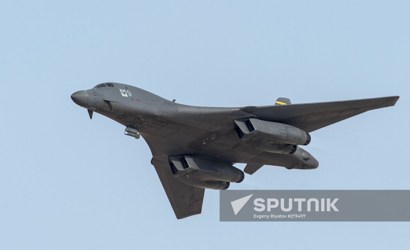 2015 Dubai Airshow. Day One