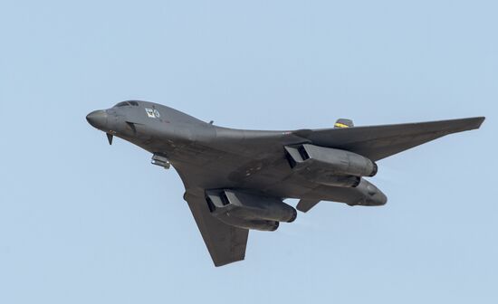 2015 Dubai Airshow. Day One