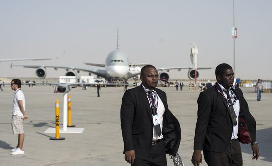 2015 Dubai Airshow. Day One