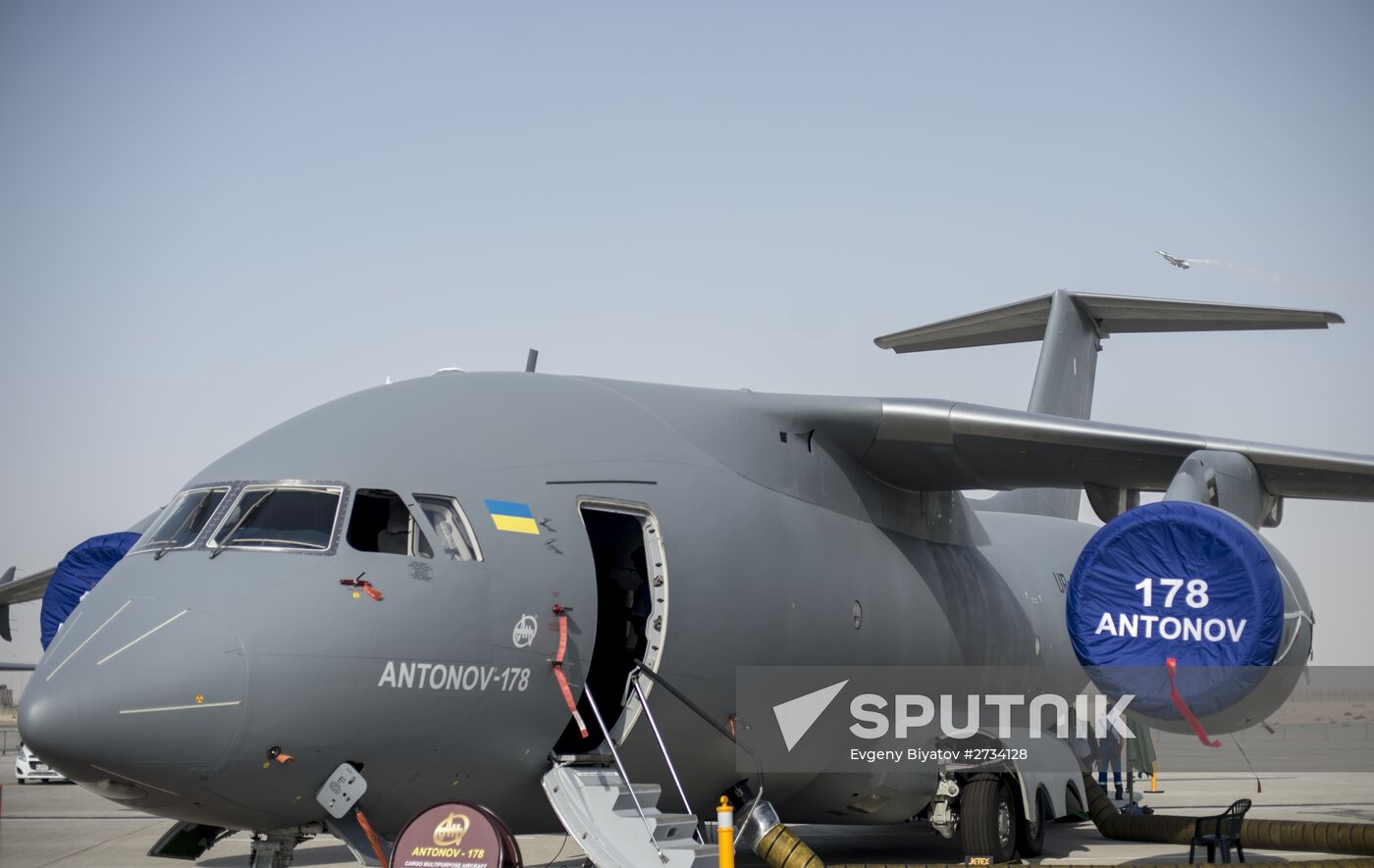 2015 Dubai Airshow. Day One