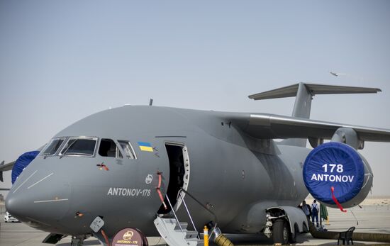 2015 Dubai Airshow. Day One