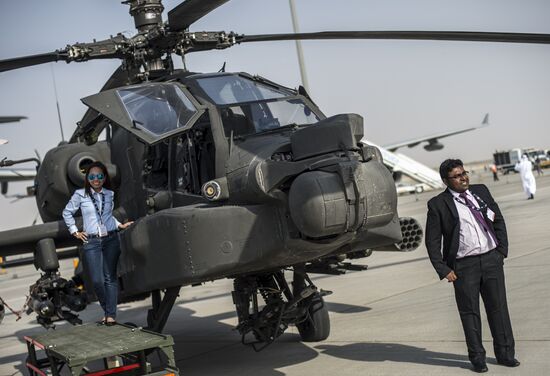2015 Dubai Airshow. Day One