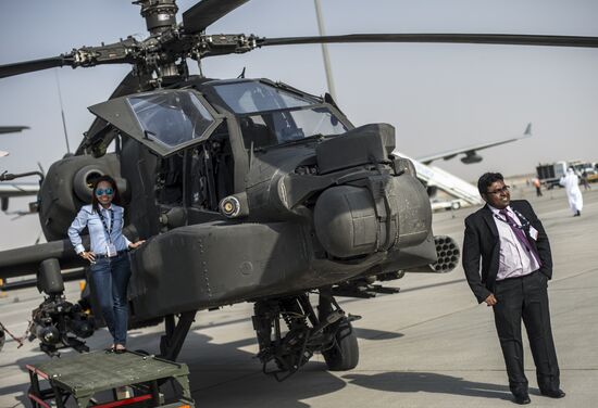 2015 Dubai Airshow. Day One