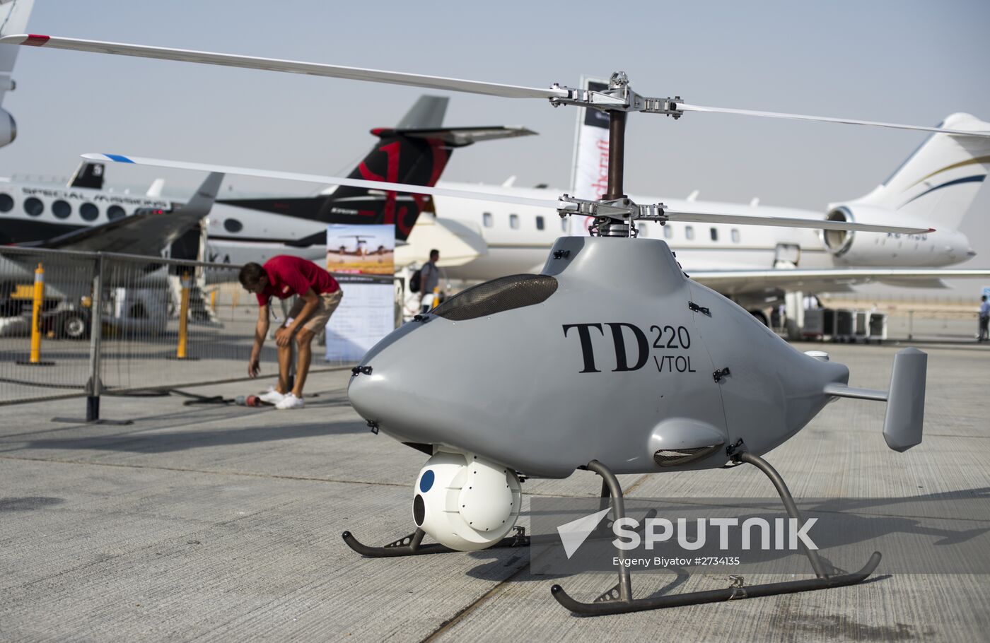 2015 Dubai Airshow. Day One