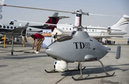 2015 Dubai Airshow. Day One