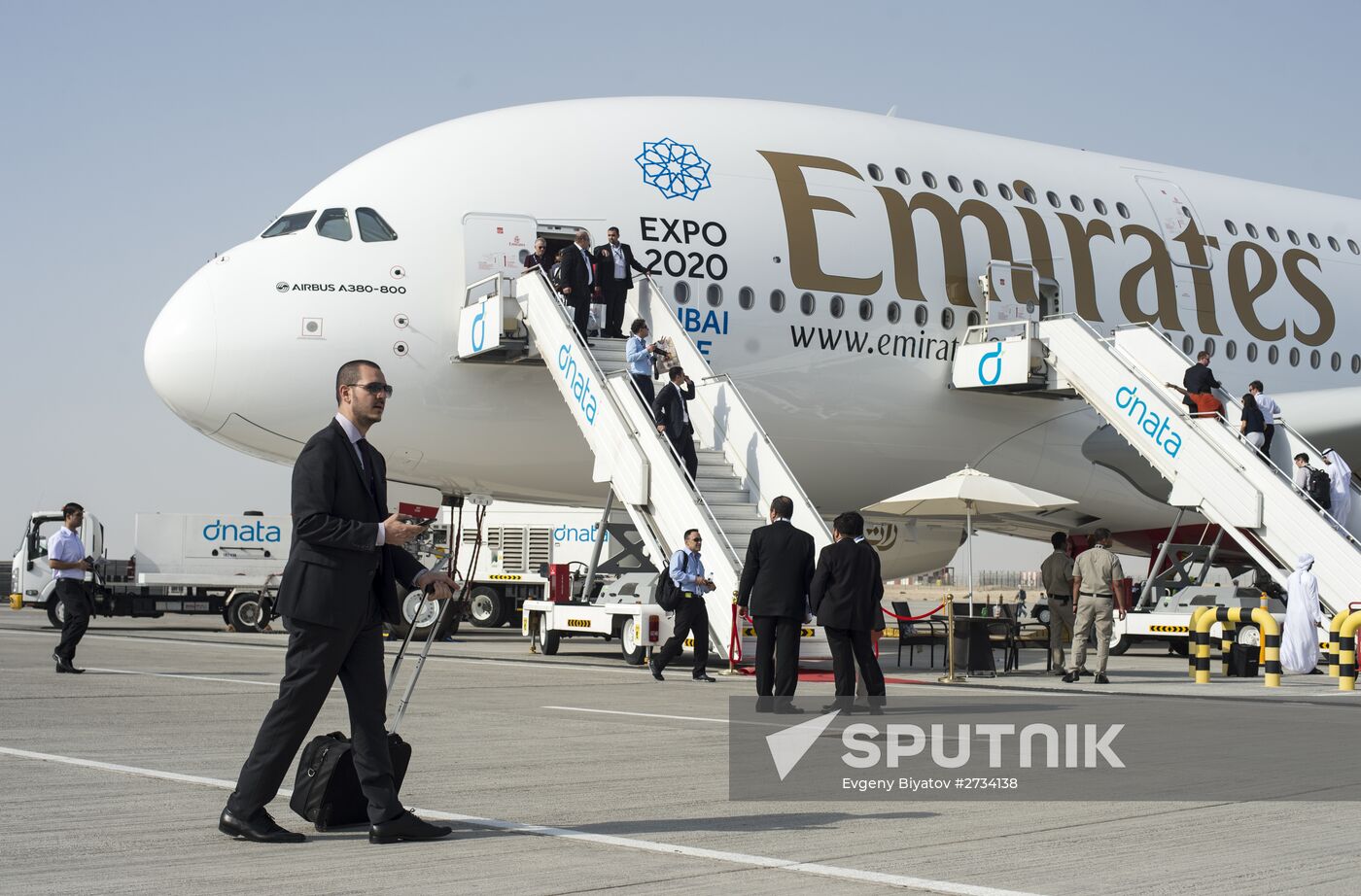 2015 Dubai Airshow. Day One