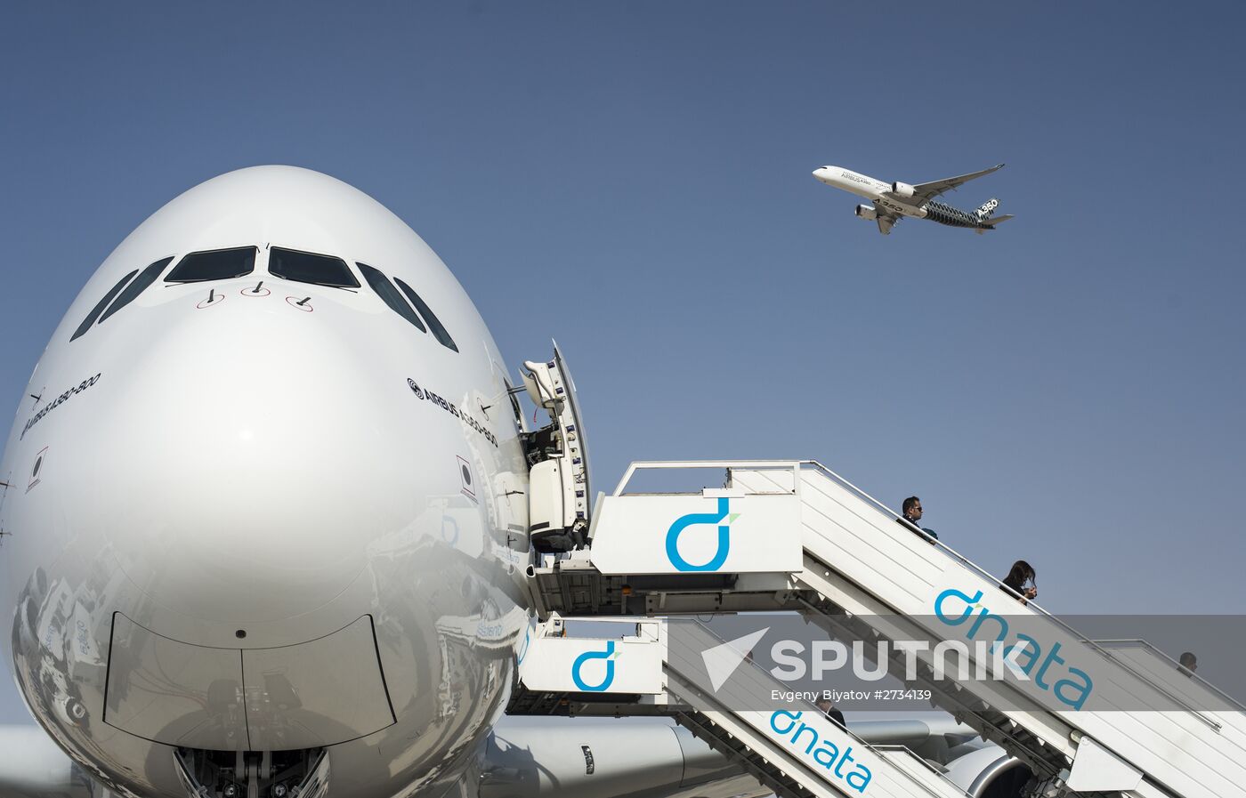 2015 Dubai Airshow. Day One