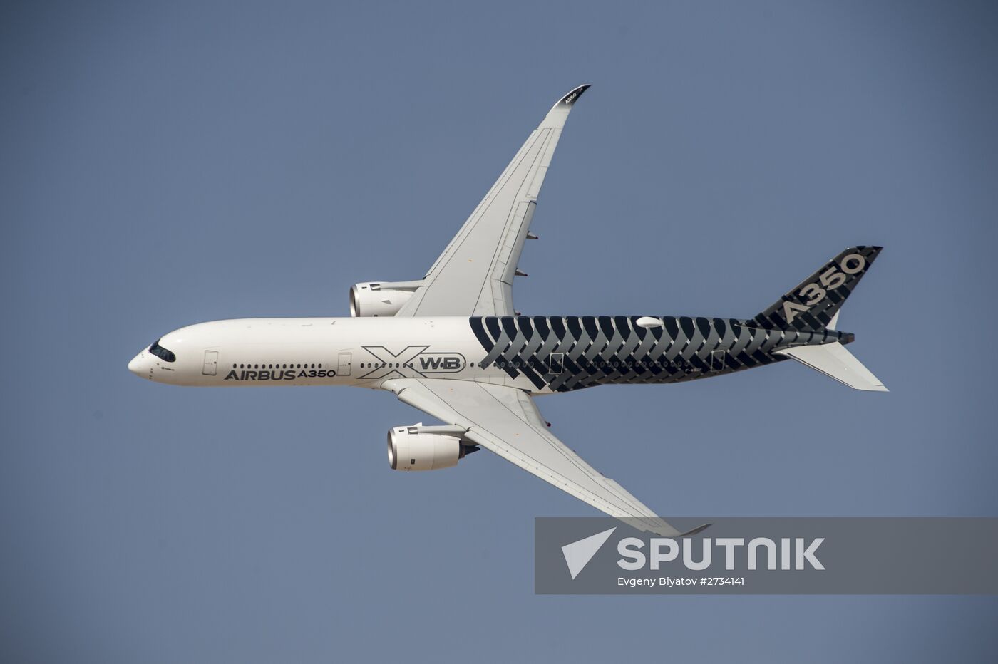 2015 Dubai Airshow. Day One