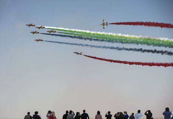 2015 Dubai Airshow. Day One