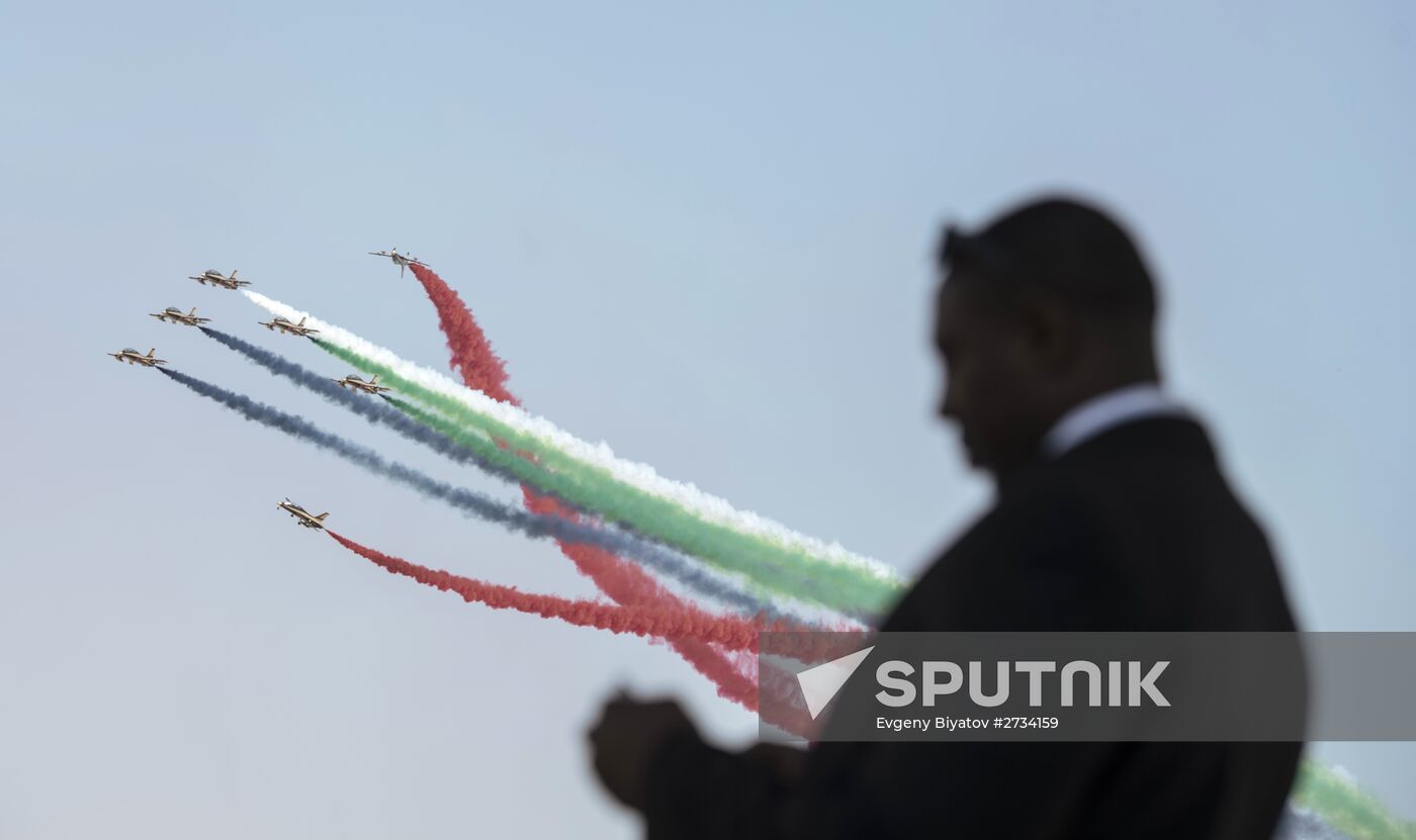 2015 Dubai Airshow. Day One