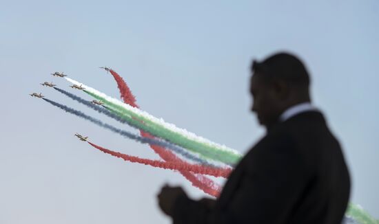 2015 Dubai Airshow. Day One