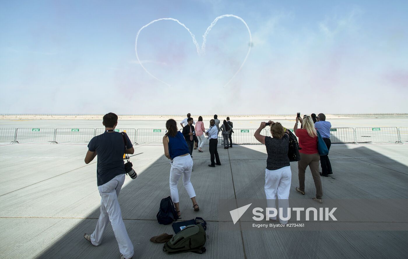 2015 Dubai Airshow. Day One