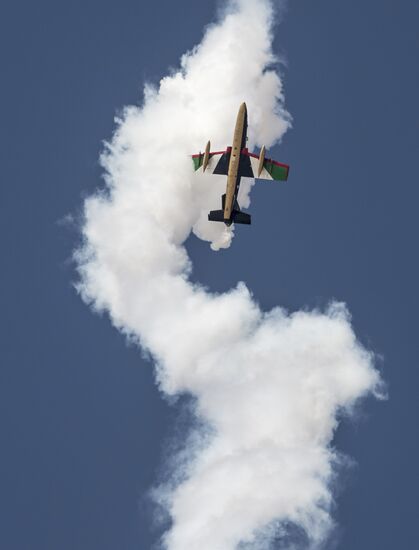 2015 Dubai Airshow. Day One