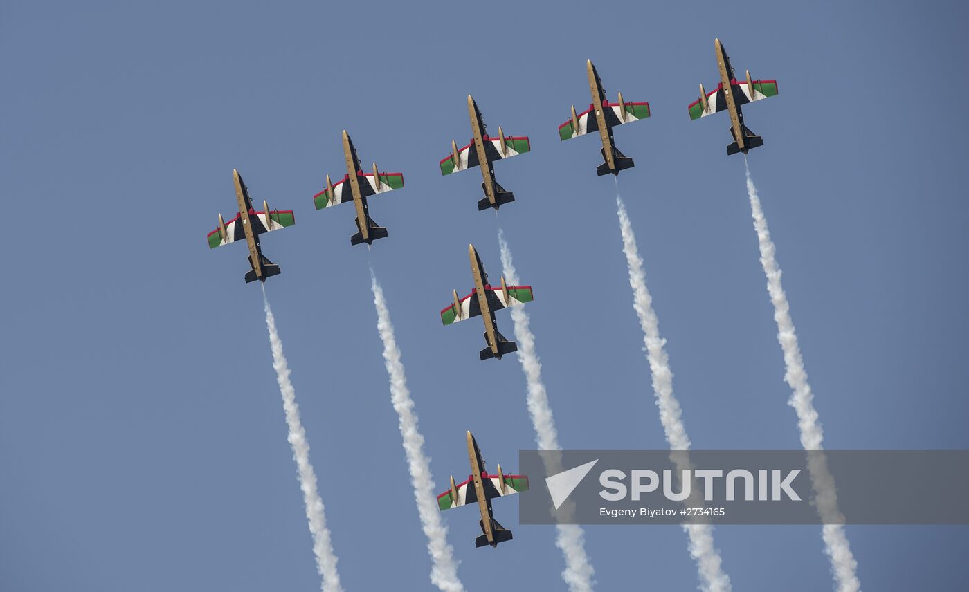 2015 Dubai Airshow. Day One