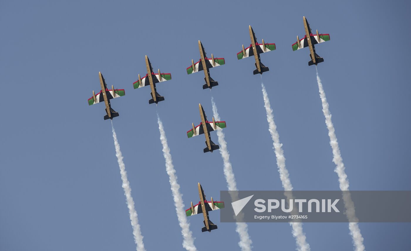 2015 Dubai Airshow. Day One