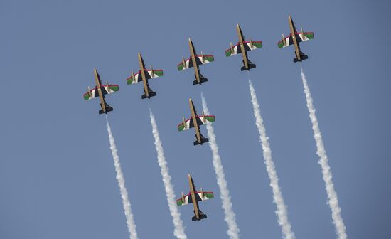 2015 Dubai Airshow. Day One