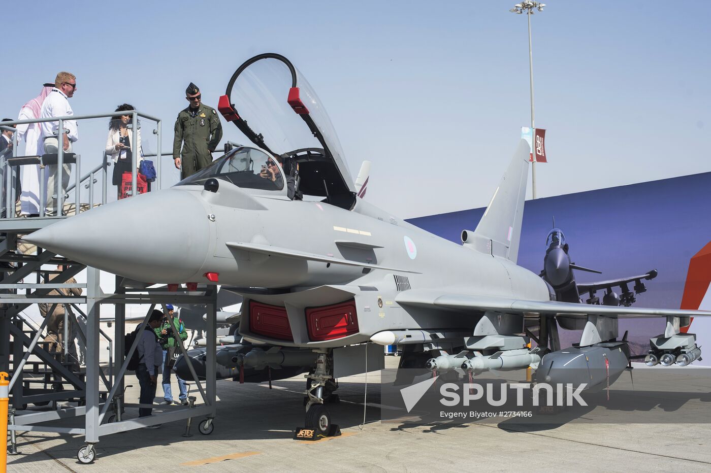 2015 Dubai Airshow. Day One