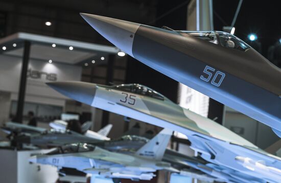 2015 Dubai Airshow. Day One