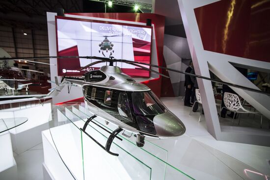 2015 Dubai Airshow. Day One