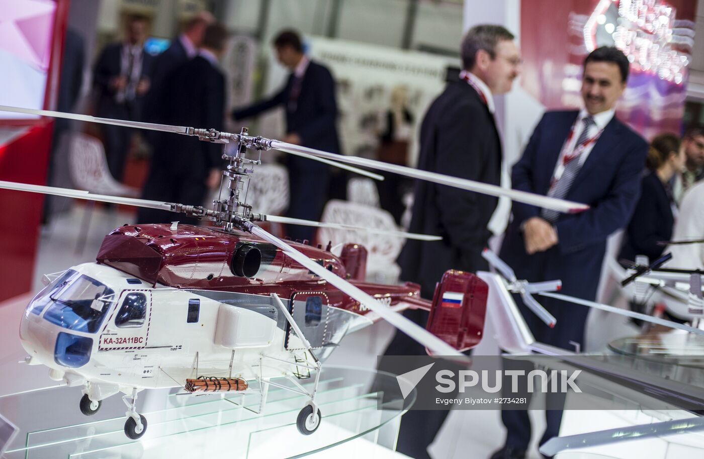 2015 Dubai Airshow. Day One