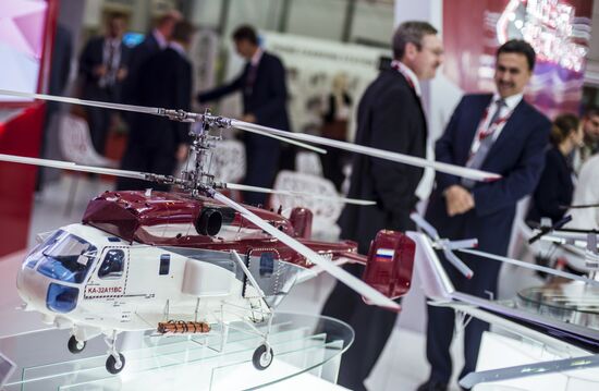 2015 Dubai Airshow. Day One