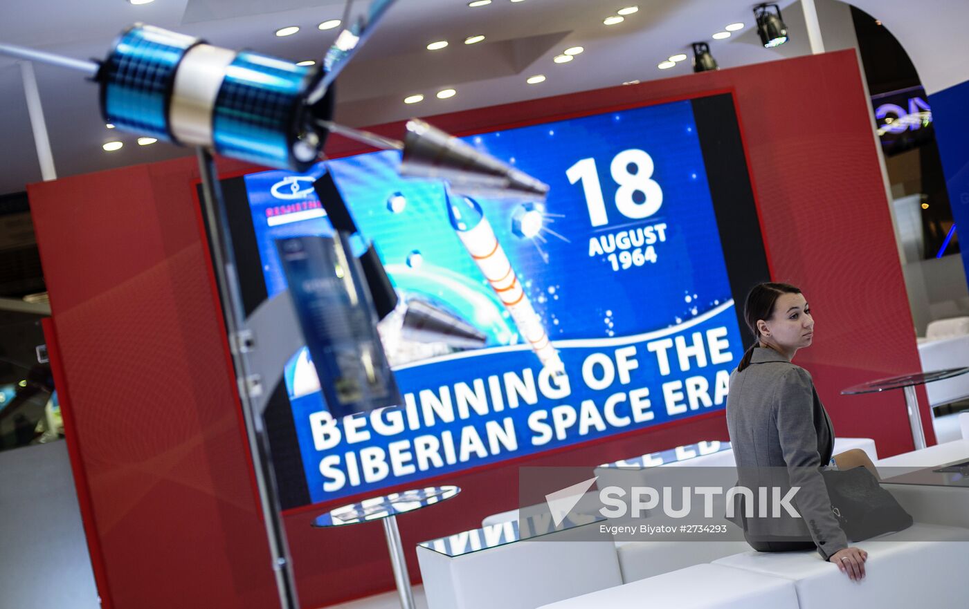 2015 Dubai Airshow. Day One