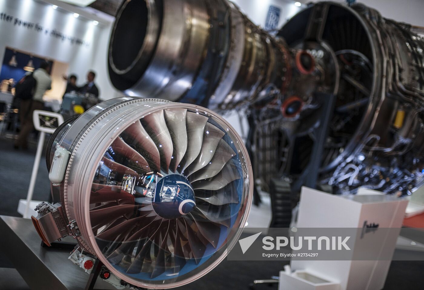 2015 Dubai Airshow. Day One