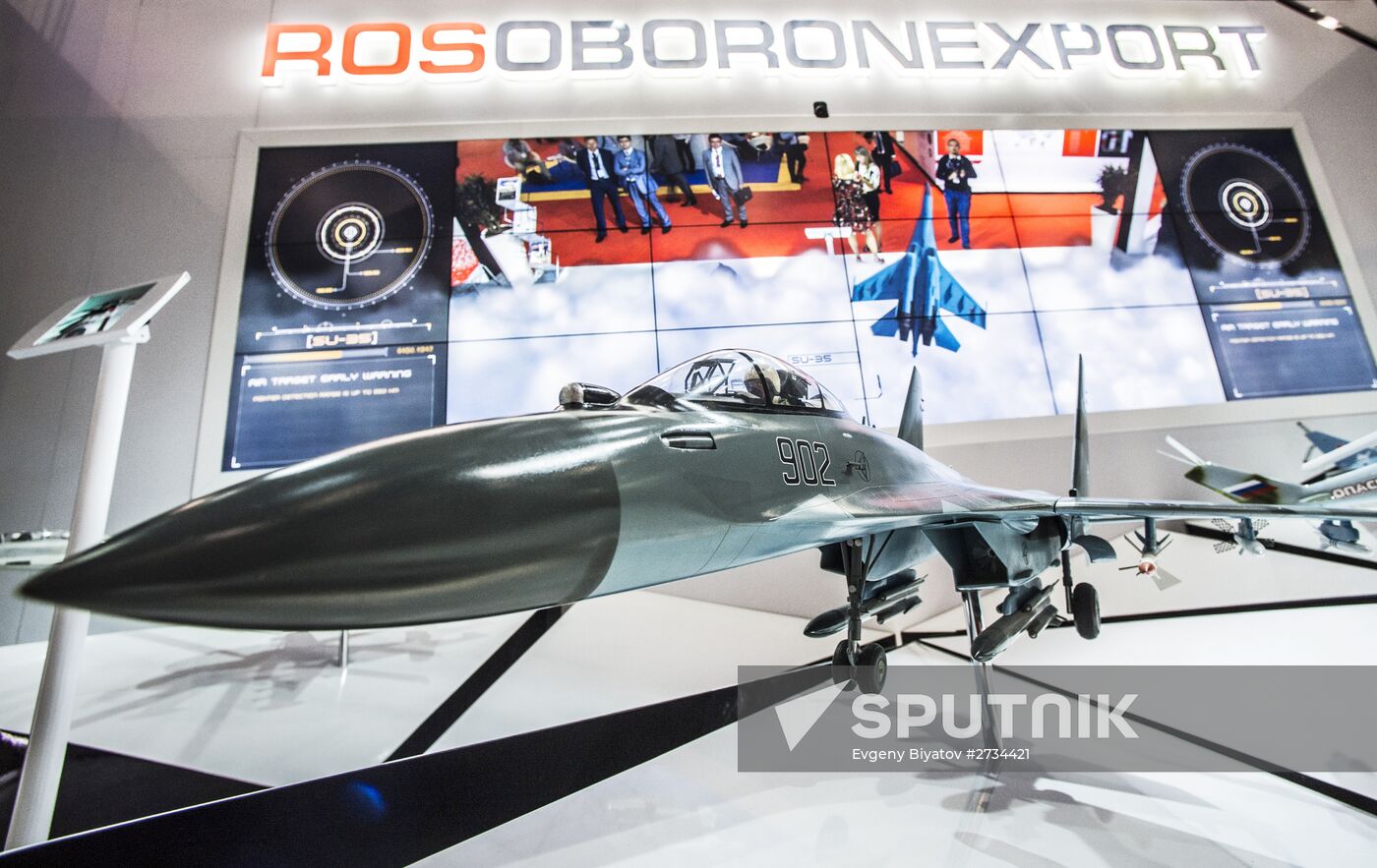 2015 Dubai Airshow. Day Two