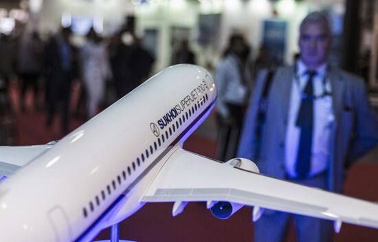 2015 Dubai Airshow. Day Two
