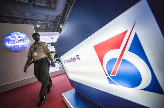 2015 Dubai Airshow. Day Two