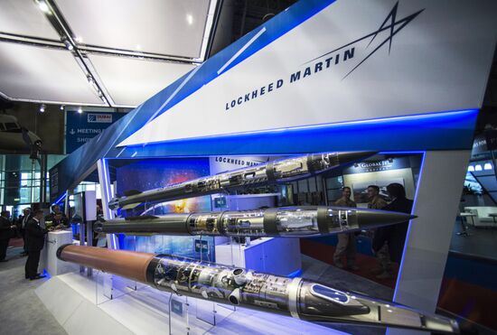 2015 Dubai Airshow. Day Two