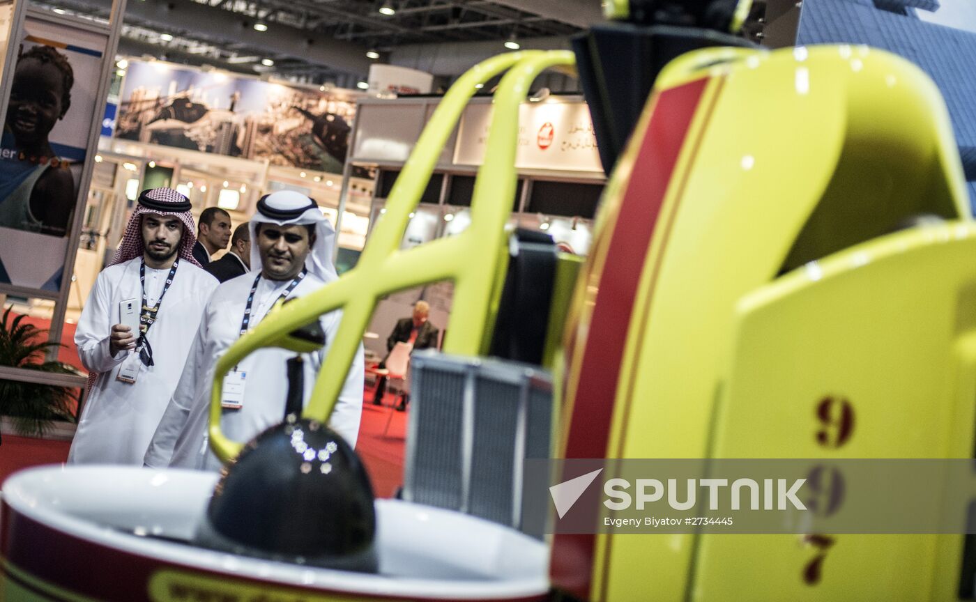 2015 Dubai Airshow. Day Two