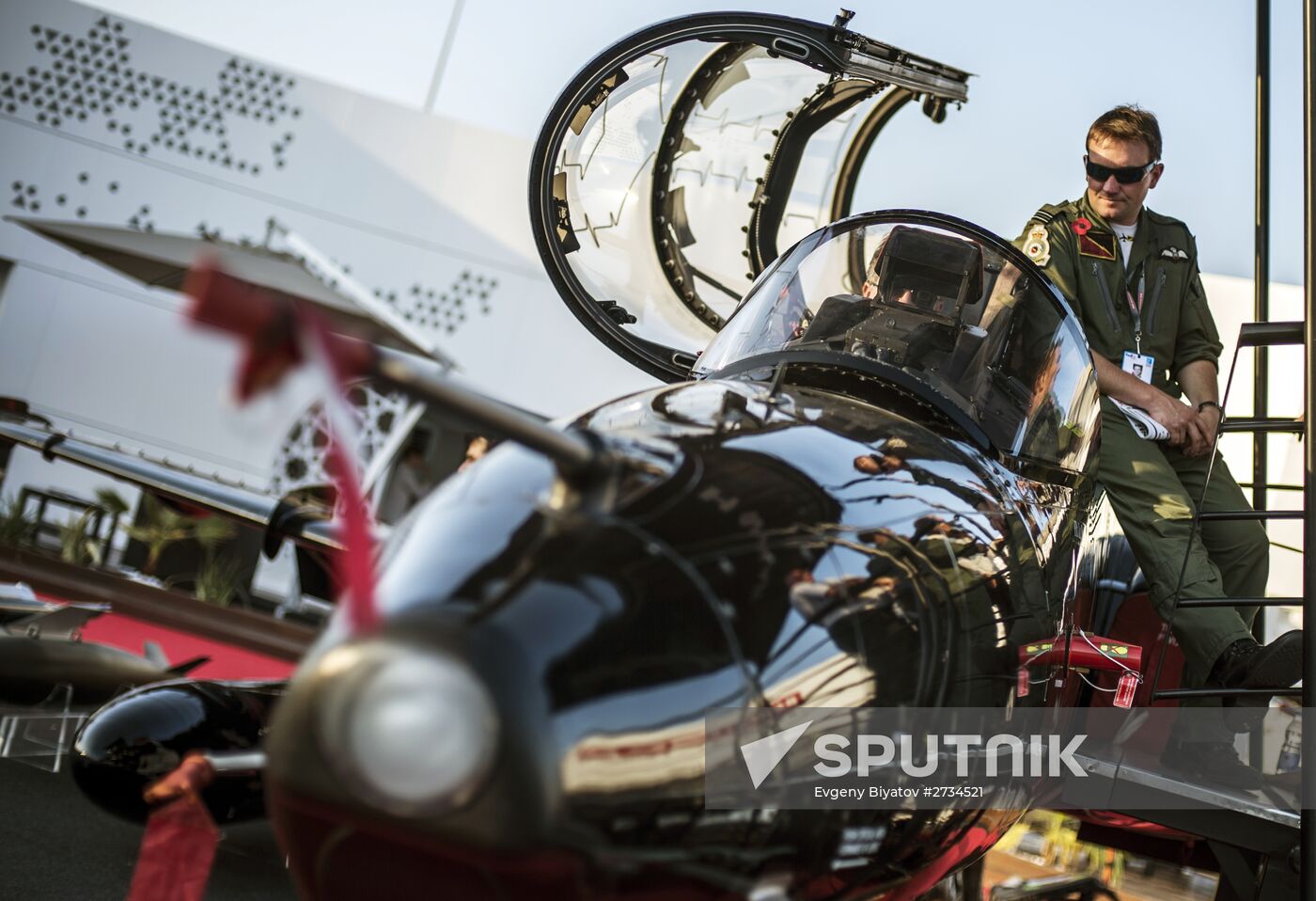 2015 Dubai Airshow. Day Two