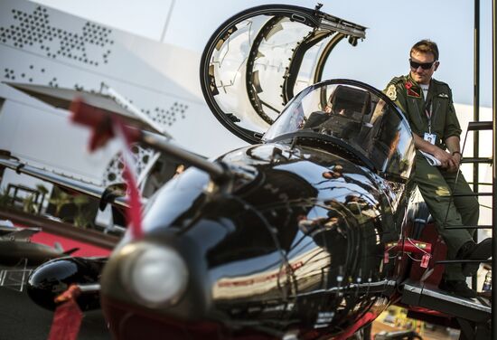 2015 Dubai Airshow. Day Two