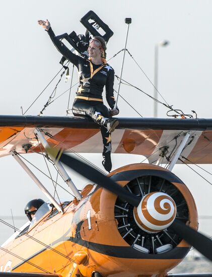 2015 Dubai Airshow. Day Two