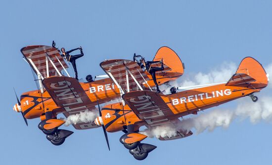 2015 Dubai Airshow. Day Two