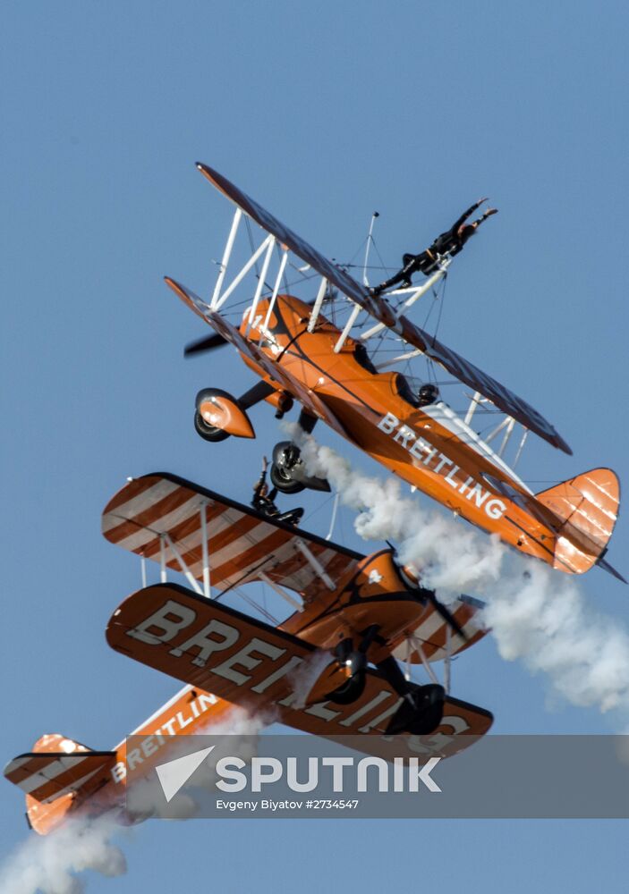 2015 Dubai Airshow. Day Two