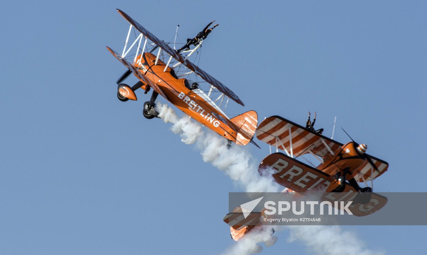 2015 Dubai Airshow. Day Two