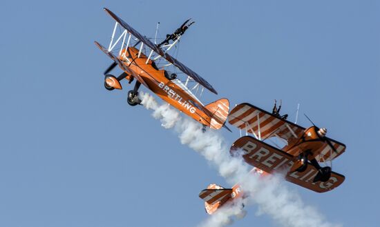 2015 Dubai Airshow. Day Two