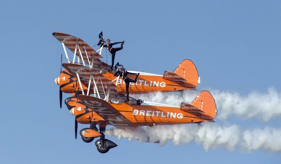 2015 Dubai Airshow. Day Two