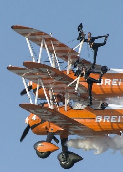 2015 Dubai Airshow. Day Two