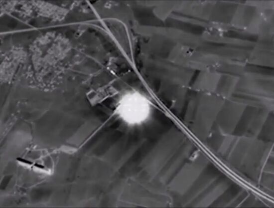 Russian Aerospace Forces carry out strikes on ISIS positions in Syria