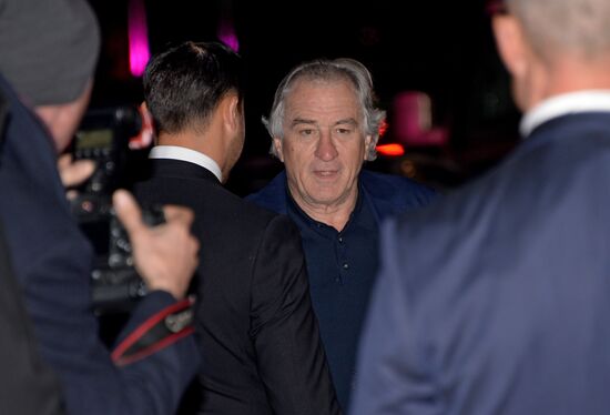 Robert De Niro visits Moscow, opens Nobu restaurant