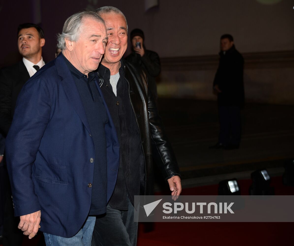 Robert De Niro visits Moscow, opens Nobu restaurant