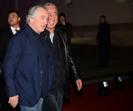 Robert De Niro visits Moscow, opens Nobu restaurant