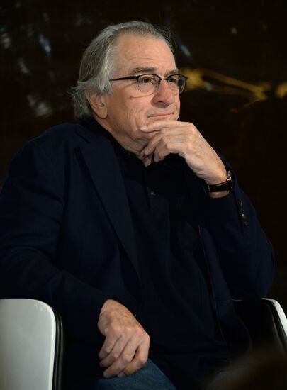 Robert De Niro visits Moscow, opens Nobu restaurant