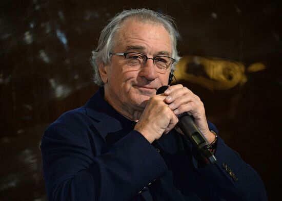 Robert De Niro visits Moscow, opens Nobu restaurant