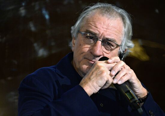 Robert De Niro visits Moscow, opens Nobu restaurant