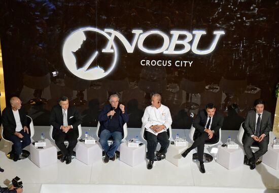 Robert De Niro visits Moscow, opens Nobu restaurant